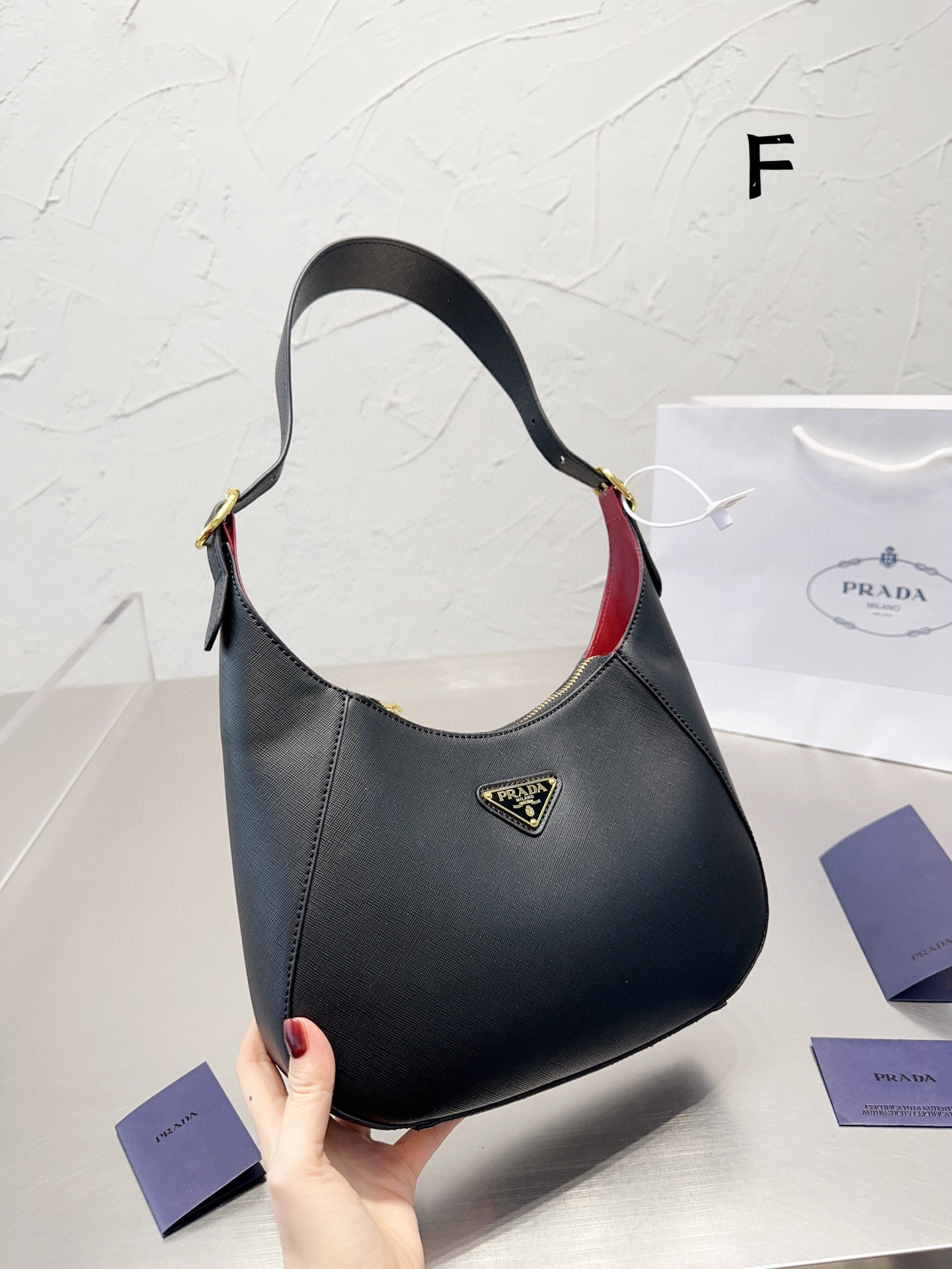 PRADA 68$   code:12351 gallery