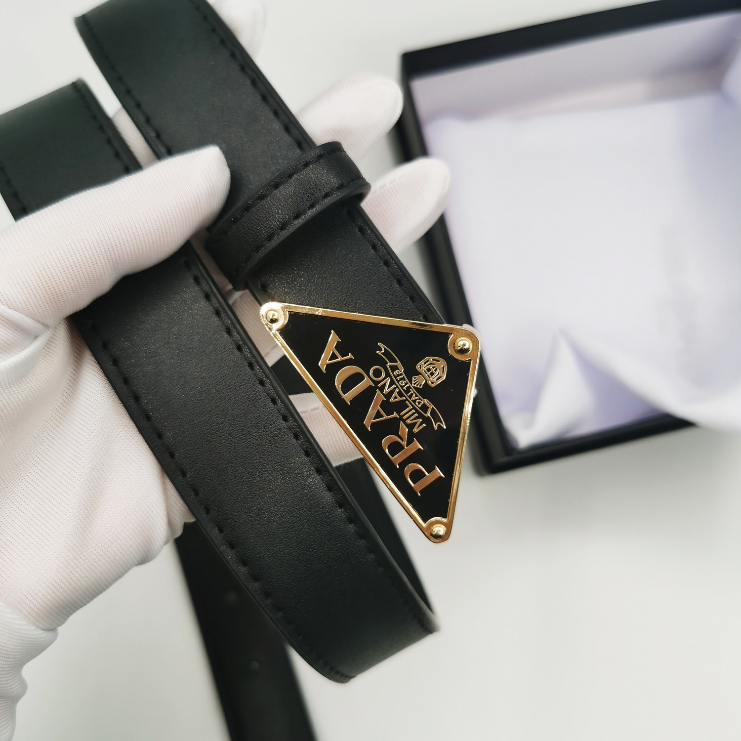 Prada $21 code：14123 gallery