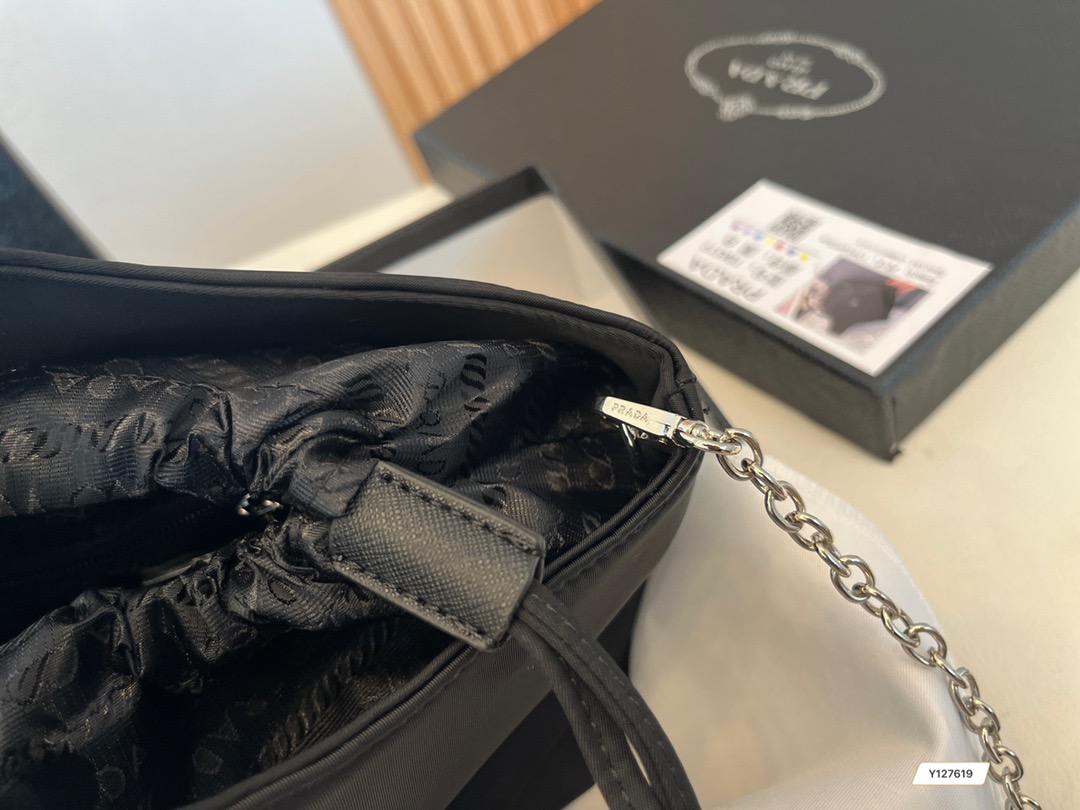 Prada $52 Code：13460 gallery