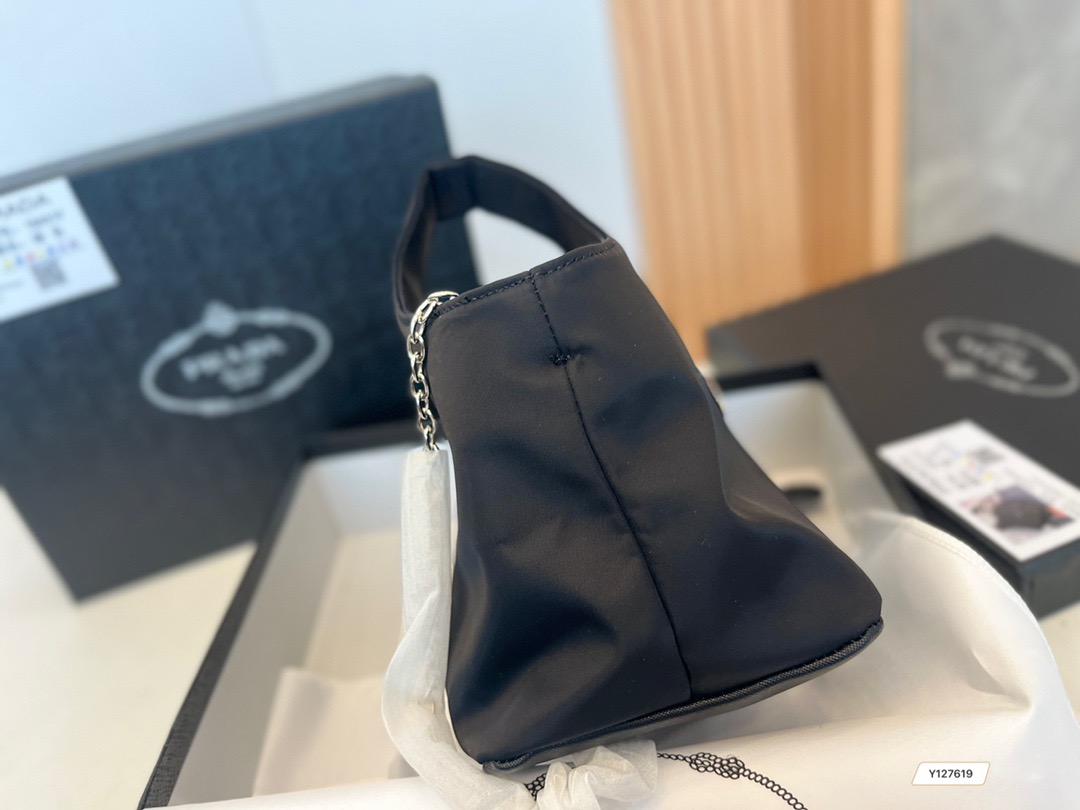 Prada $52 Code：13460 gallery