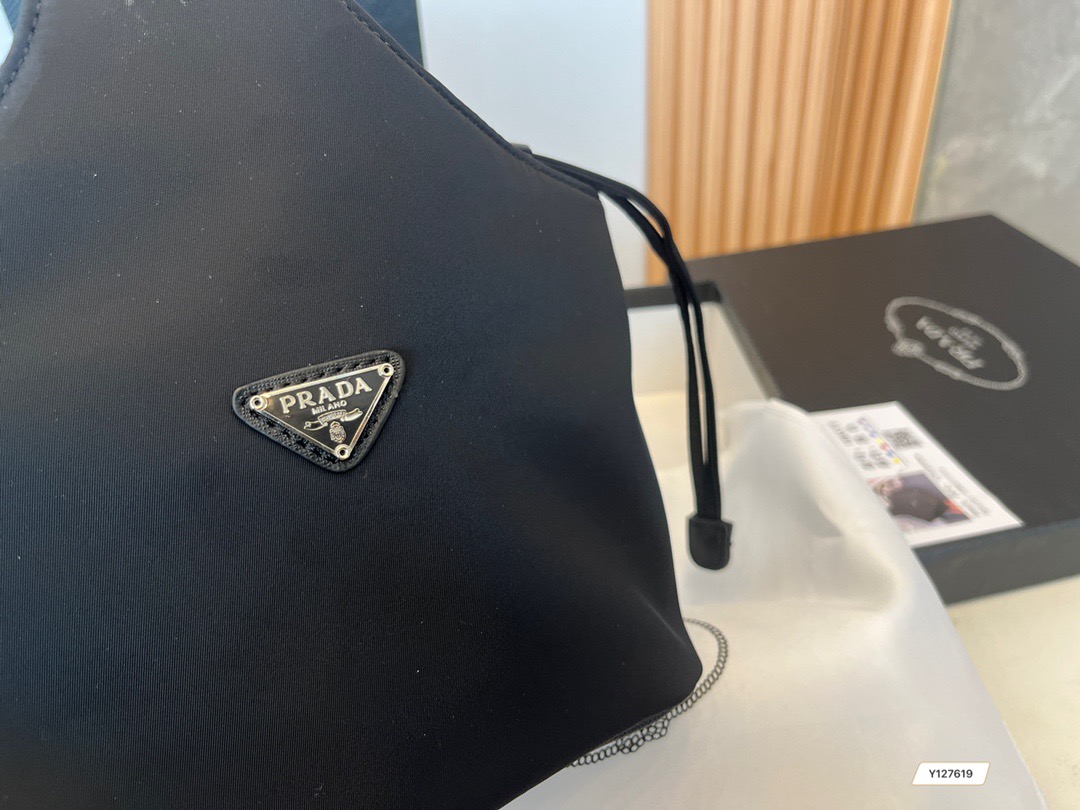 Prada $52 Code：13460 gallery