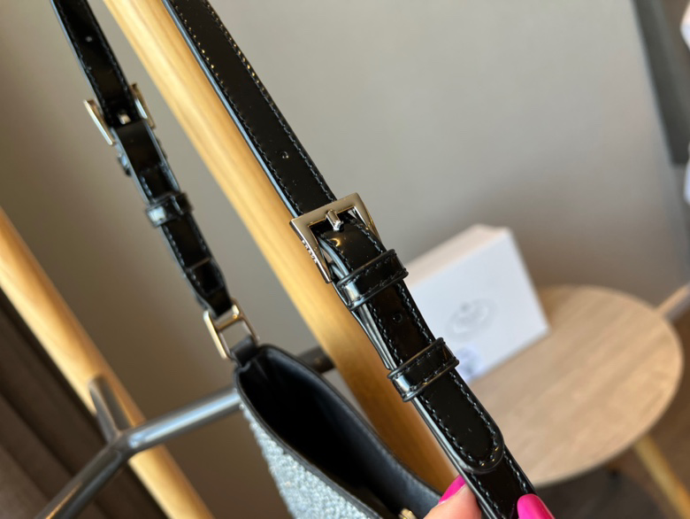Prada $64 Code：13060 gallery