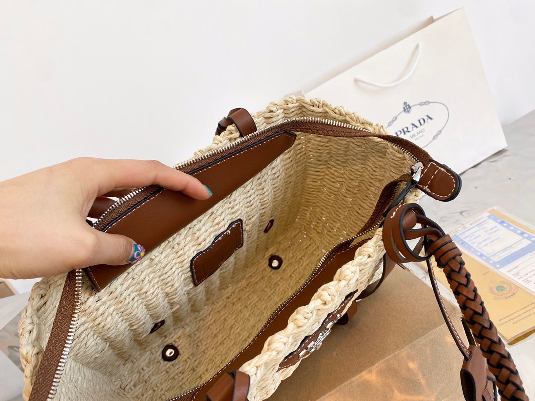 Prada $85 Code：13106 gallery