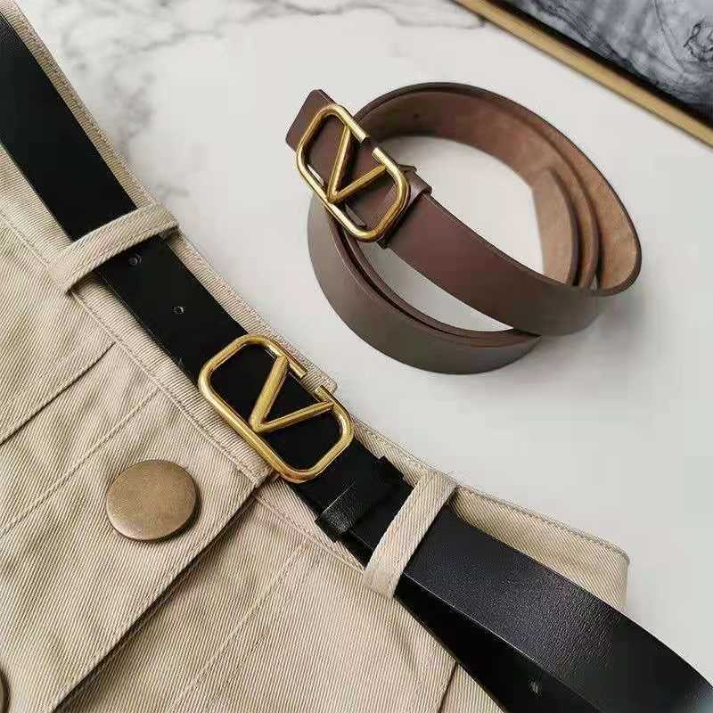 Valentino $21 CODE:12089 gallery