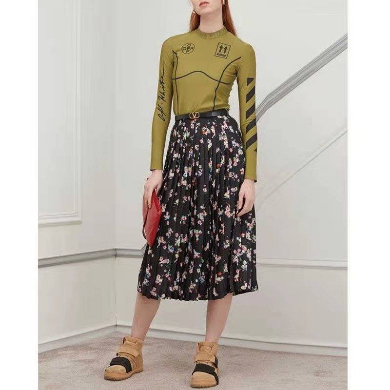 Valentino $21 CODE:12089 gallery