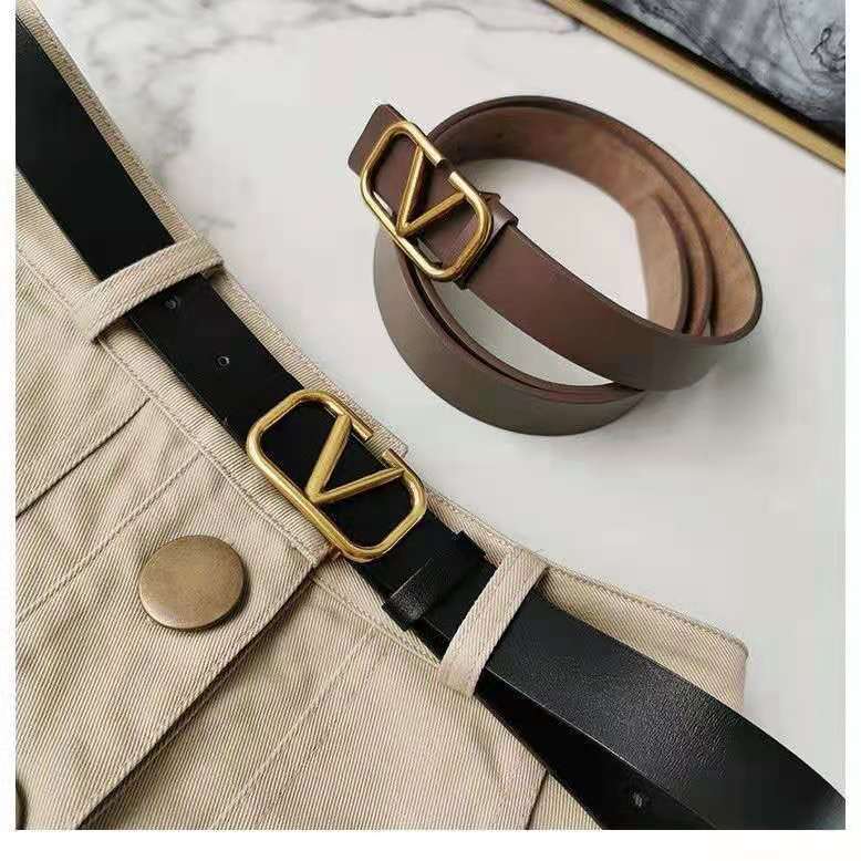 Valentino $21 CODE:12089 gallery