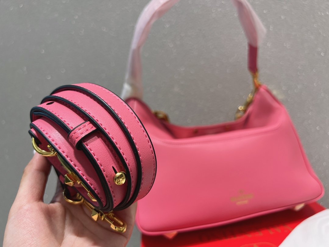 Valentino $95 code：13416 gallery