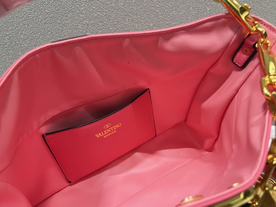 Valentino $95 code：13416 gallery