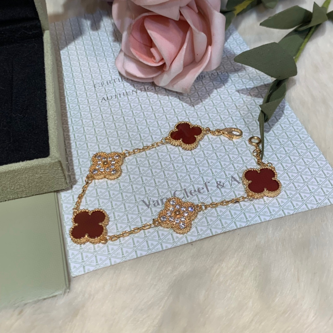 Van Cleef $44 code：13883 gallery