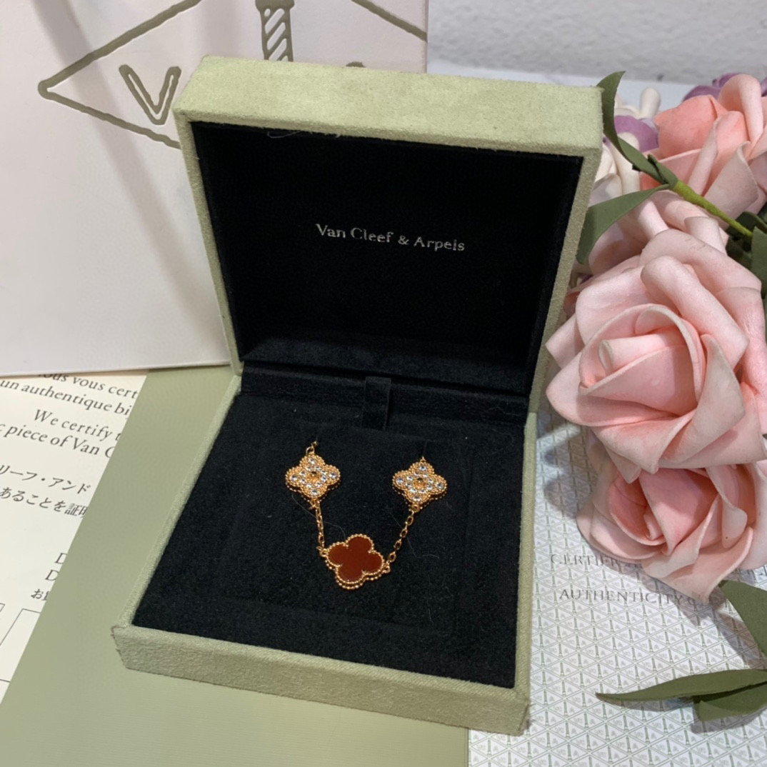 Van Cleef $44 code：13883 gallery