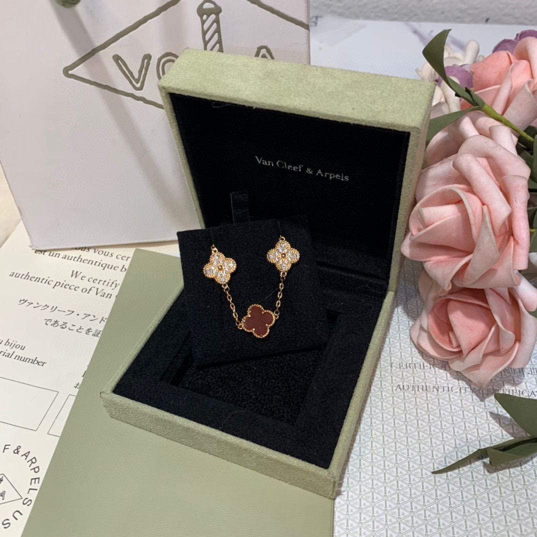 Van Cleef $44 code：13883 gallery