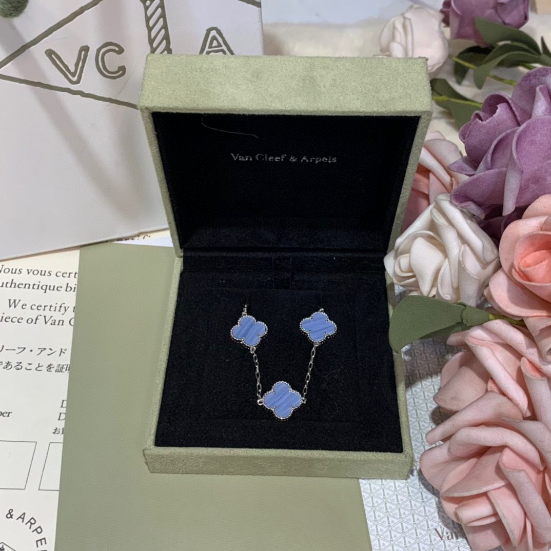 Van Cleef $44 code：13884 gallery