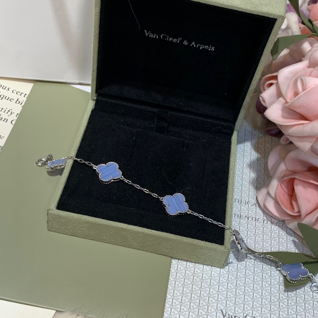 Van Cleef $44 code：13884 gallery