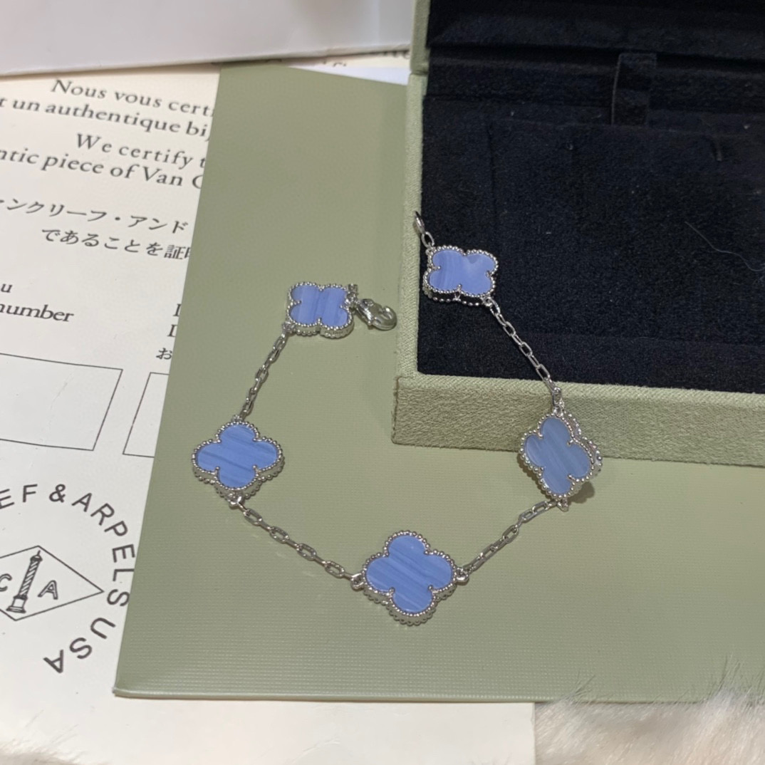 Van Cleef $44 code：13884 gallery