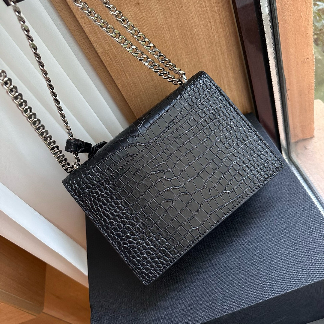 YSL sunset chain bag. Smooth leather with fine grain55$  code:7014 gallery