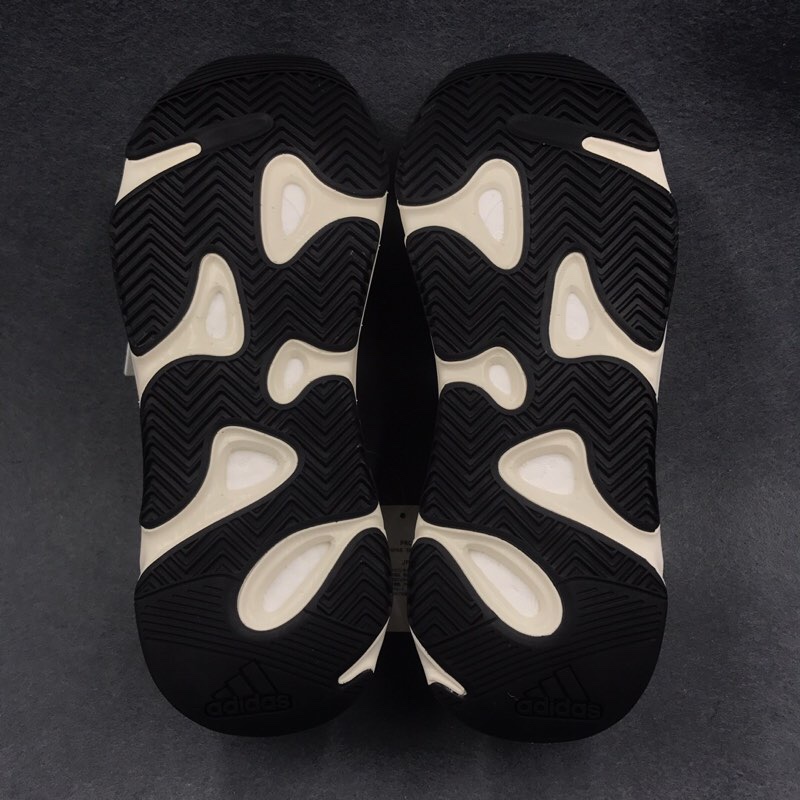 Yeezy $102 Code 3877 gallery