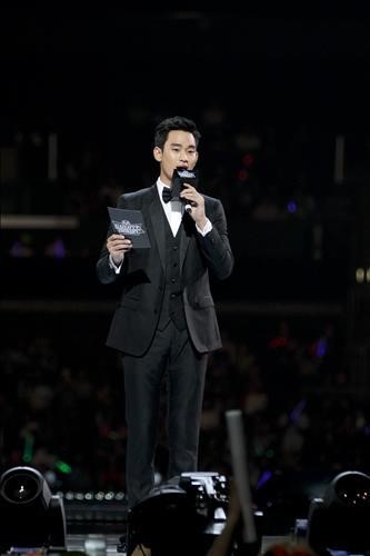 KCON-15-Los-Angeles-Kim Soo-Hyun(1)