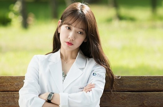 Công ty quản lý chia sẻ về dự án mới của Park Shin Hye sau khi kết thúc ''Doctors''