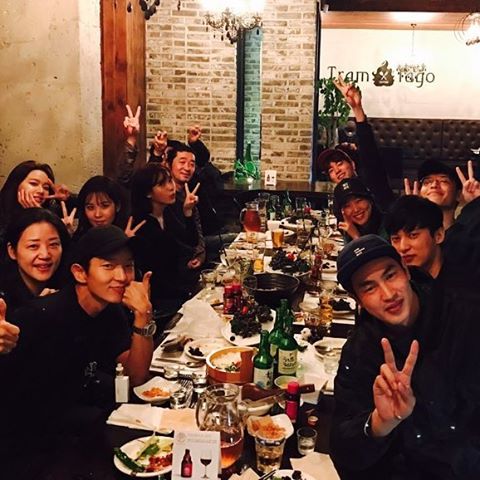 Lee Joon Gi, IU, Kang Ha Neul và những ngôi sao khác của "Scarlet Heart: Goryeo" tái ngộ tại bữa tiệc tối