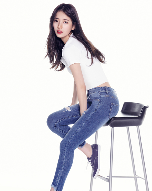 Suzy (miss A) mặt thơ ngây khoe thân hình chuẩn quyến rũ trong ảnh quảng cáo mới