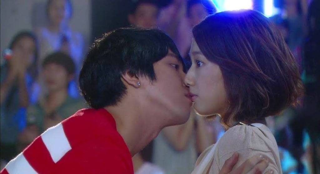 Top 10 nụ hôn tệ nhất trong K-drama