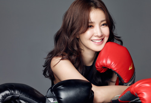 Nữ diễn viên Lee Si Young chia sẻ bí quyết "kì lạ" để giữ hạng cân trong Boxing