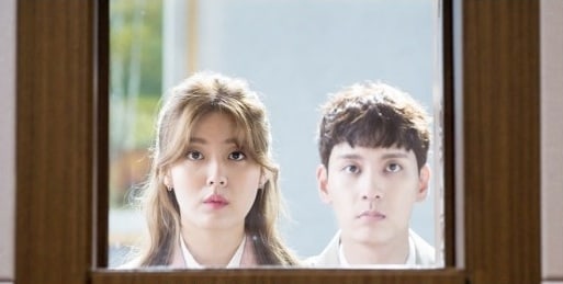 Nam Ji Hyun và Choi Tae Joon gặp lại nhau một cách thú vị trong "Suspicious Partner" các bức ảnh preview