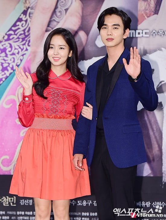Yoo Seung Ho thừa nhận rằng không thể tin Kim So Hyun trẻ tuổi đến mức nào