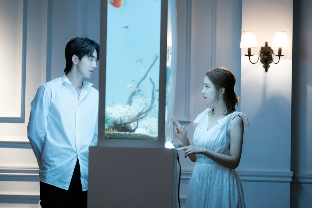 Những hình ảnh đầu tiên của Nam Joo Hyuk và Shin Se Kyung trong "Bride of the Water God"