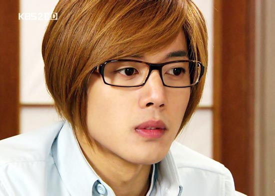 glasses-3-kim-hyun-joong-6768-1414408780.jpg