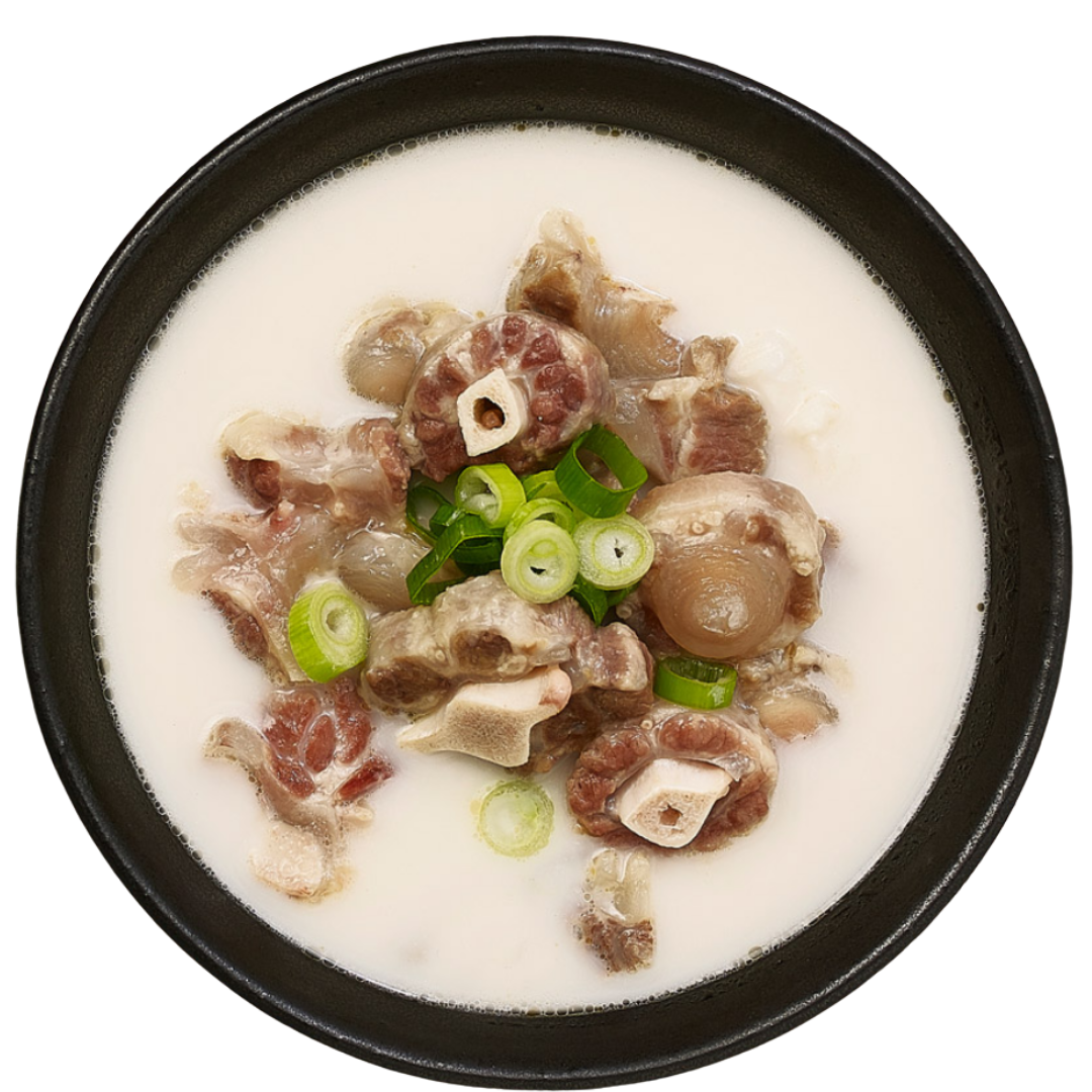 꼬리곰탕 (Oxtail beef bone soup, Súp đuôi bò và thịt lưỡi bò)