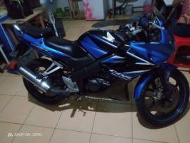 Di jual motor honda cbr old th 2008 warna biru