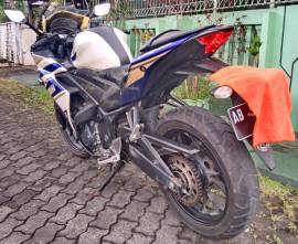 YAMAHA YZF - R25 TAHUN 2014 BIRU PUTIH PLAT AB GUN