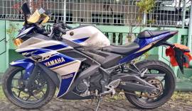 YAMAHA YZF - R25 TAHUN 2014 BIRU PUTIH PLAT AB GUN