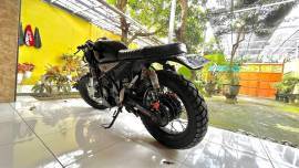 Cafe Racer CB150R Motor Custom