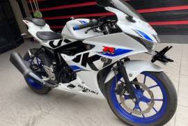 Jual cepat motor Suzuki Gsx km rendah