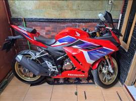 CBR 150R ABS TRICOLOR