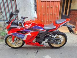 CBR 150R ABS TRICOLOR