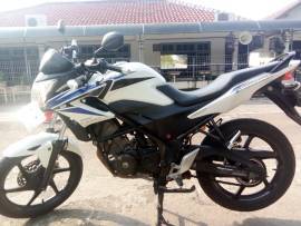 Motor Honda CB 150 R 2014 Biru Putih