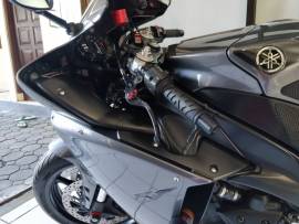 Yamaha R1 mengkilat coy…