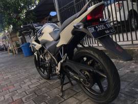 Motor Honda CB 150 R Street Fire / Racing