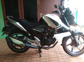 Honda New Megapro 2013 + custom tangki CB 1000