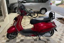 Vespa Sprint Merah