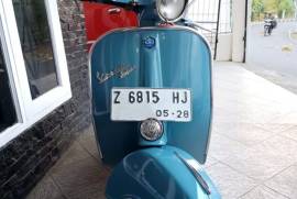 Vespa Super 1974 (Edisi Terakhir Stang Bulat)