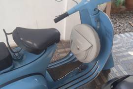 Vespa Super 1974 (Edisi Terakhir Stang Bulat)