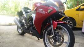 CBR250R merah