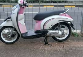 Honda Scoopy Tahun 2011 Wrna Pink