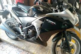 CBR 2011 non ABS kumplit on