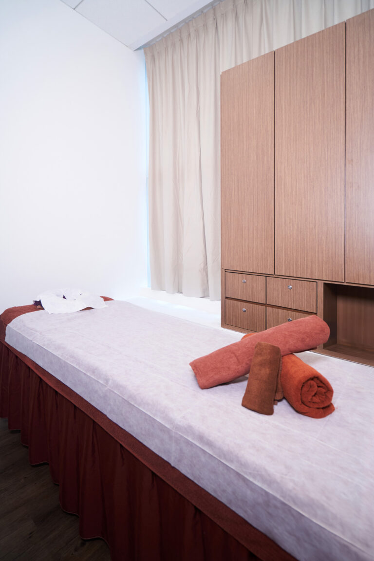 NOVENAClinic85_TherapyRm