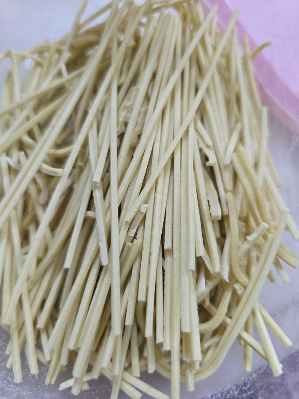 ময়দা ও ওমেগা থ্রি ডিমের স্টিক নুডুলস